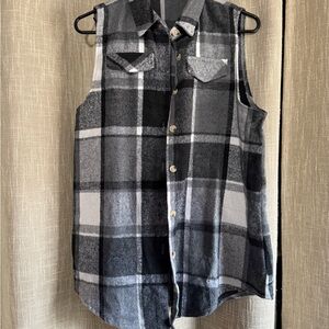 Plaid Button Down Sleeveless Shirt - Black and Gray